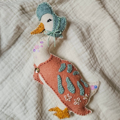 Felt Jemima Puddle-Duck (PDF Pattern & Tutorial)